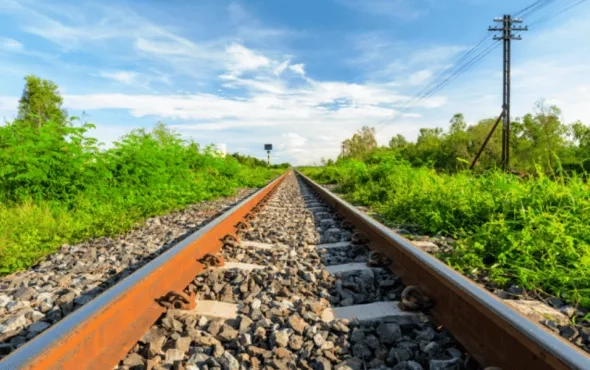 AI-based surface vegetation encroachment detection around rail tracks 