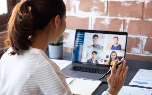 8 TIPS TO ACE VIRTUAL MEETINGS