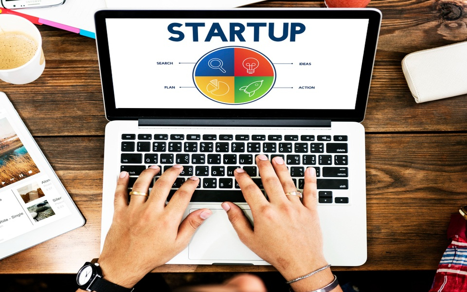 6 Great Reasons Why You Should Start Up An Online Business In 2025