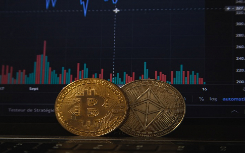 Blockchain applications in healthcare: Improving data integrity and interoperability