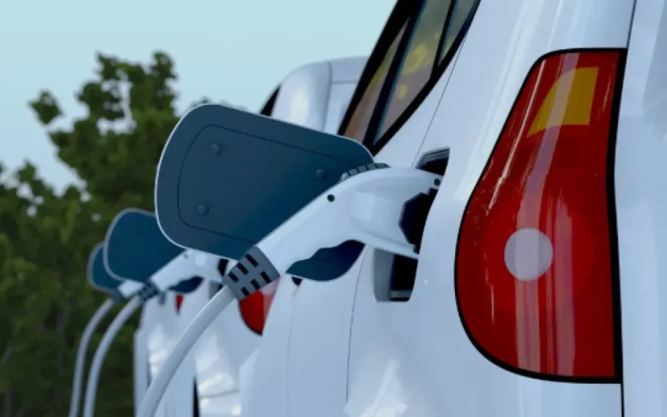 Unlocking success: 3 crucial factors energy management addresses for electric vehicle battery manufacturing