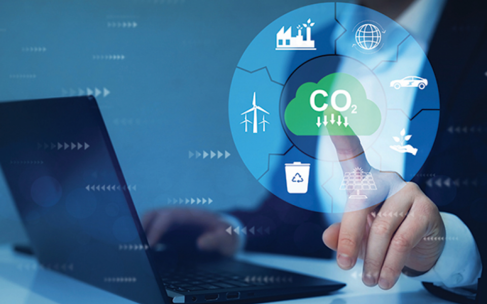 ESG and Climate Risk Management: Integrating Environmental Data in Ratings 