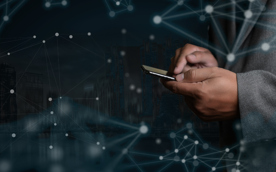 Cloud-based Machine Learning: Revolutionizing Data Science and AI 