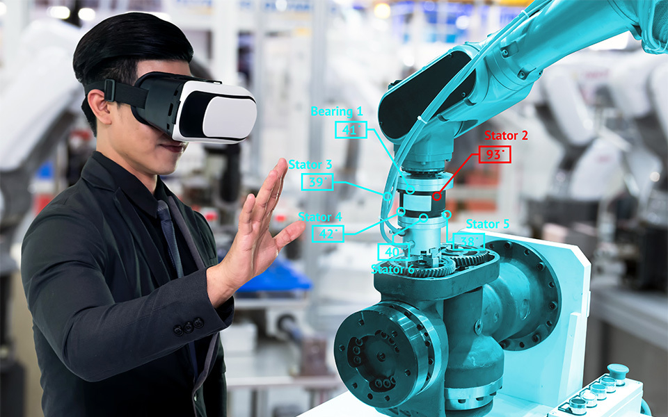 How VR Training Solutions are Revolutionizing Industrial and Corporate Training